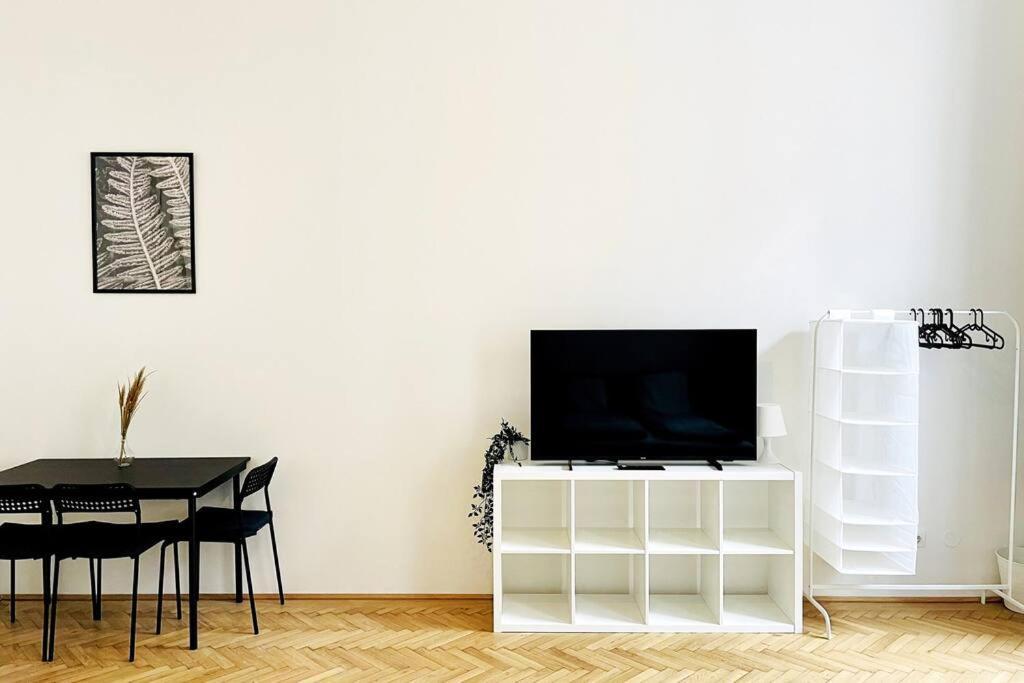 City-Center-Apartment Hip Area, Big & New Vienna Exterior photo