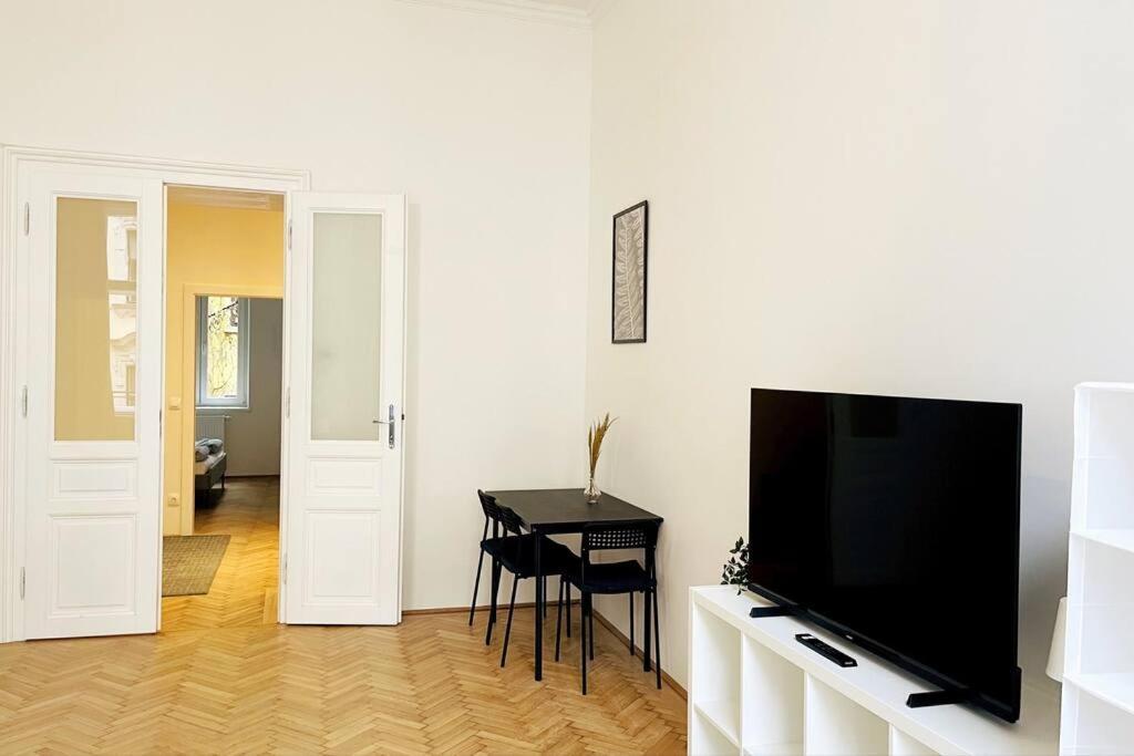 City-Center-Apartment Hip Area, Big & New Vienna Exterior photo